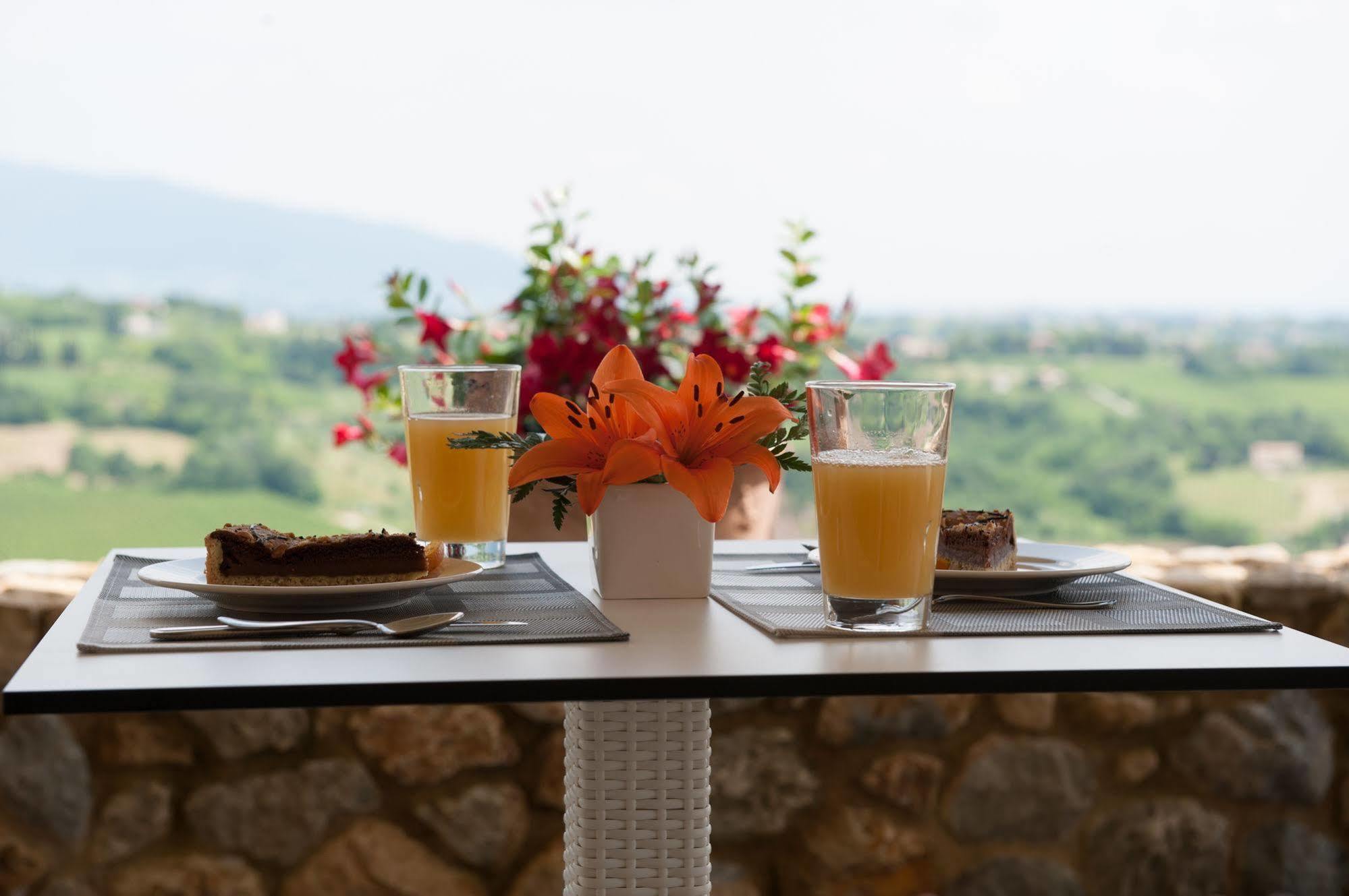 Villa Del Poggio Prosecco Bike Hotel San Pietro Di Feletto المظهر الخارجي الصورة